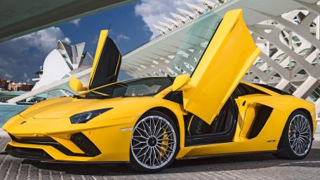 Sleek Yellow Dream Machine wallpaper
