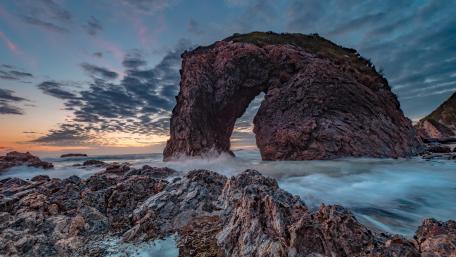 Majestic Horse Head Rock at Sunset wallpaper