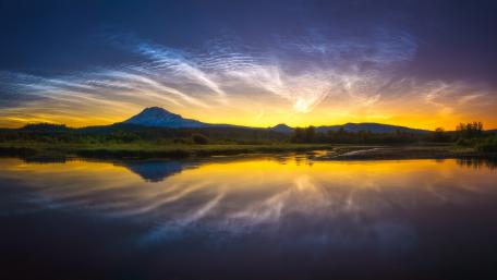 Twilight Serenity at the Mountain Lake wallpaper