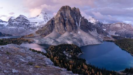 Majestic Sunburst Peak wallpaper