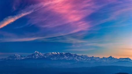 Dusk Serenity over Snowcapped Peaks wallpaper