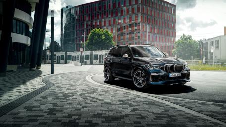 BMW X5 Urban Elegance wallpaper