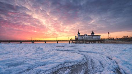 Serene Sunset Over Ahlbeck Pier in Germany wallpaper
