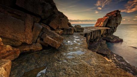 Cliffside Serenity wallpaper