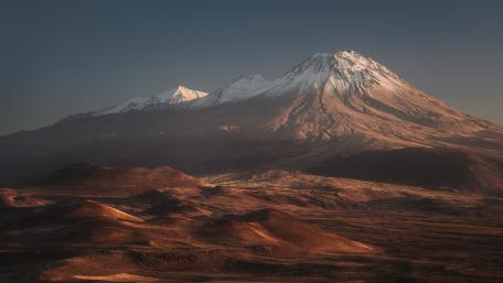 Striking Beauty of Hasan Dağı at Dawn wallpaper