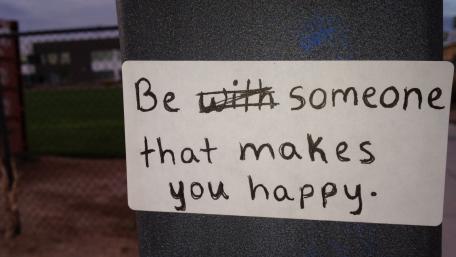 Be with Someone Who Makes You Happy wallpaper