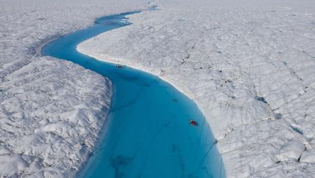 Glacial Serenity in Greenland's Blue Waters wallpaper