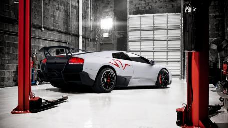 Lamborghini Murcielago in Pristine Garage wallpaper