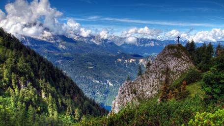 Majestic Mountain View with Cross wallpaper