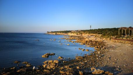 Serene Coastal View in Shandong China wallpaper