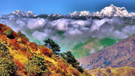 Above the Clouds in Singalila Ridge wallpaper