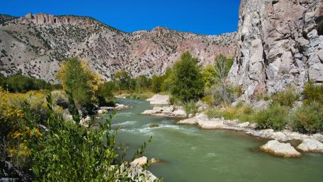 River Flowing Through Bryce Canyon wallpaper