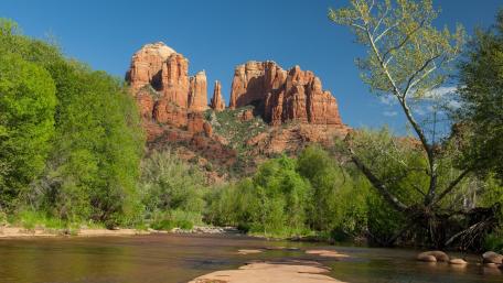 Breathtaking Views of Cathedral Rock in Sedona Arizona wallpaper