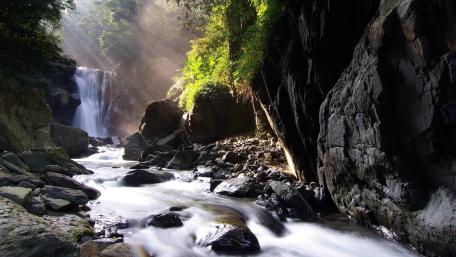 Nei Dong Waterfall wallpaper