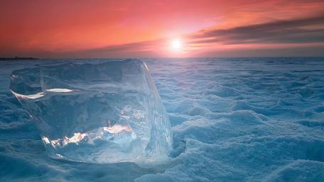 Frozen Serenity at Sunset wallpaper