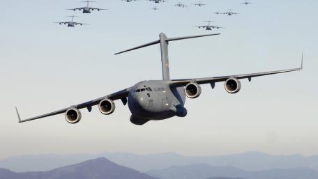 C-17 Globemaster III Squadron in Flight wallpaper