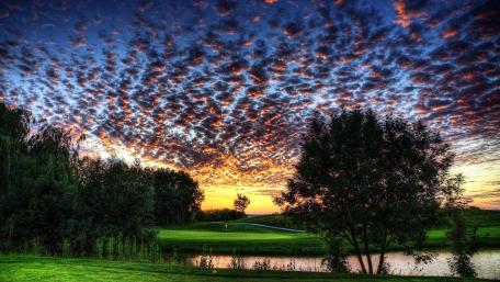 Sunset Serenity on the Greens wallpaper