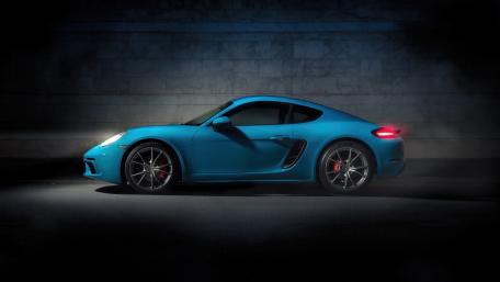 Porsche 718 Cayman in Blue Elegance wallpaper