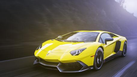 A Thrilling Ride with the Lamborghini Aventador wallpaper