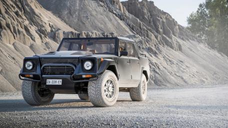 Lamborghini LM002 Dominates Rugged Terrain wallpaper