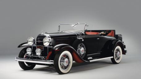 Antique Elegance on Wheels: The 1931 Buick 94 Roadster wallpaper