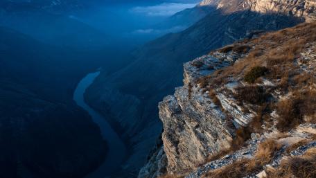 Majestic Sulakskiy Canyon Dawn wallpaper