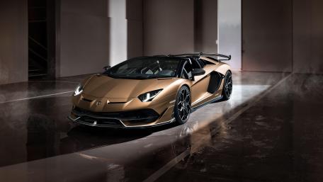 Lamborghini Aventador in Moody Elegance wallpaper