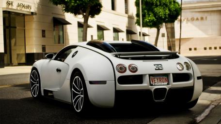 Bugatti Veyron Elegance in Urban Setting wallpaper