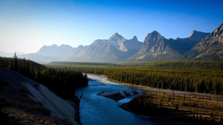 Majestic Mountain Valley Serenity wallpaper
