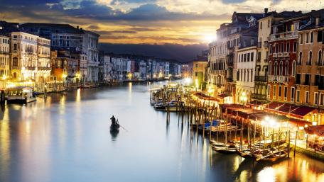 Venetian Sunset Serenity in Motion wallpaper