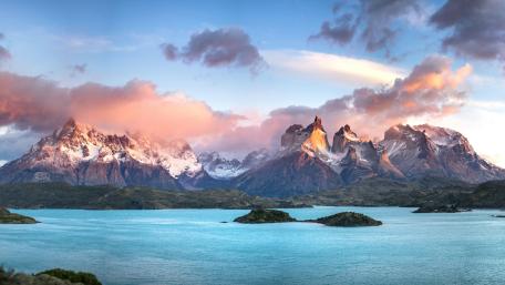 Majestic Dawn Over Lake Pehoé's Peaks in Patagonia wallpaper