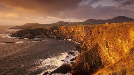 Majestic Cliffs of Dingle Peninsula at Sunset wallpaper
