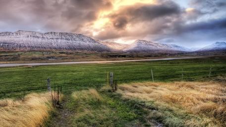 Steppe Serenity under Dramatic Skies wallpaper
