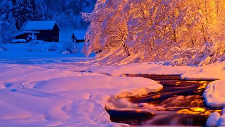 Winter Wonderland by a Frozen Creek wallpaper