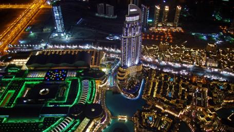 Midnight Majesty over Dubai's Skyline wallpaper