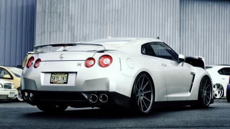 Nissan GT-R Urban Elegance wallpaper