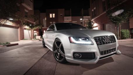 Audi S5 Elegance on Urban Streets wallpaper