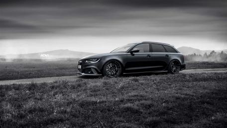 Audi RS6 Elegance in Monochrome Majesty wallpaper
