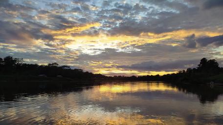 Serene Sunset Over Tranquil Waters wallpaper