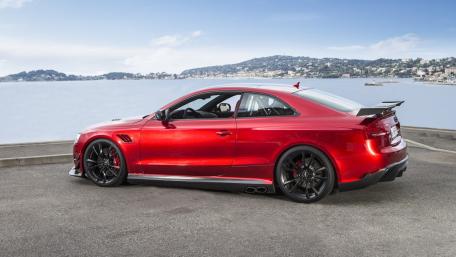 Audi RS 5 on Coastal Drive wallpaper