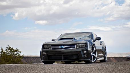 Chevrolet Camaro Power and Elegance in Motion wallpaper