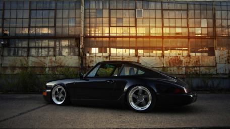 Porsche 911 Elegance at Twilight wallpaper