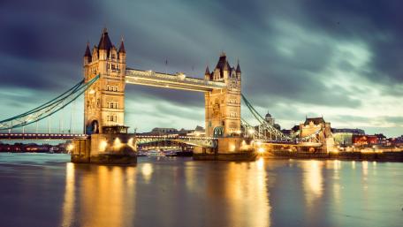 Tower Bridge Illuminated Over Thames wallpaper