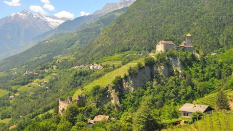 Mountain Majesty Above Tyrol Castle wallpaper