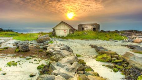 Sunset Serenity by the Shoreline wallpaper