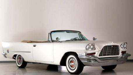 Vintage Elegance The Timeless Chrysler 300C Convertible wallpaper