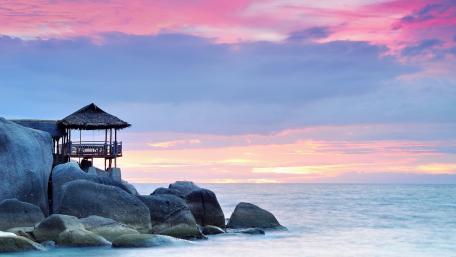 Sunset Serenity Overlooking the Sea wallpaper