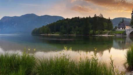 Serene Evening at Lake Bohinj in Slovenia wallpaper
