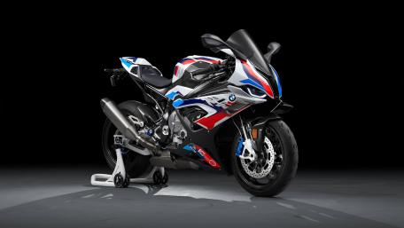 BMW M 1000 RR Sleek 4K Performance wallpaper
