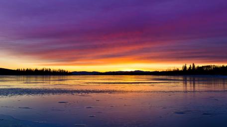 Afterglow Serenity Over a Tranquil Lake wallpaper